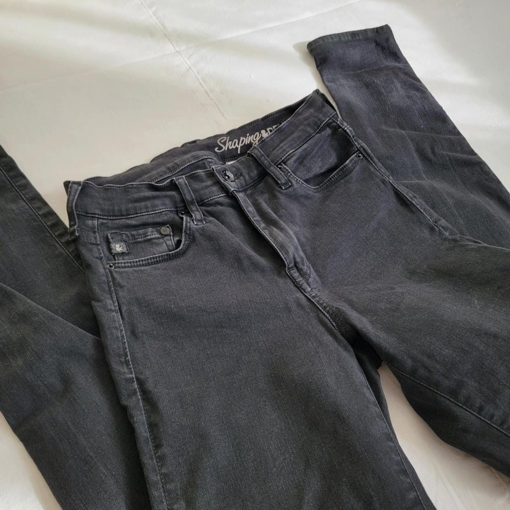 H&M Shaping Black Skinny Jeans